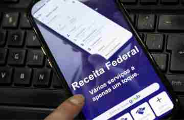 Receita paga nesta sexta maior lote de restituição do IR da história
